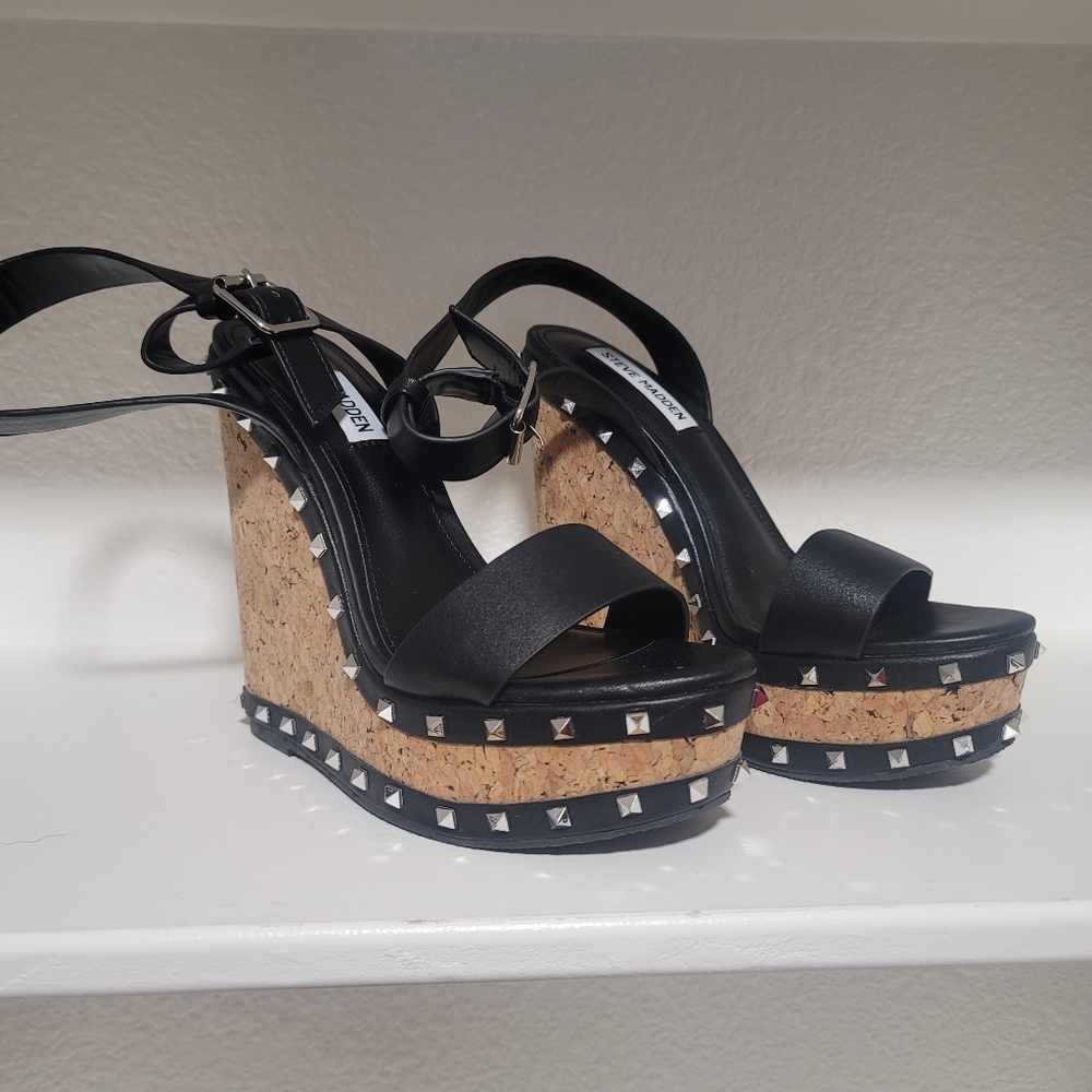 Steve Madden Wedges - size 7.5 - New